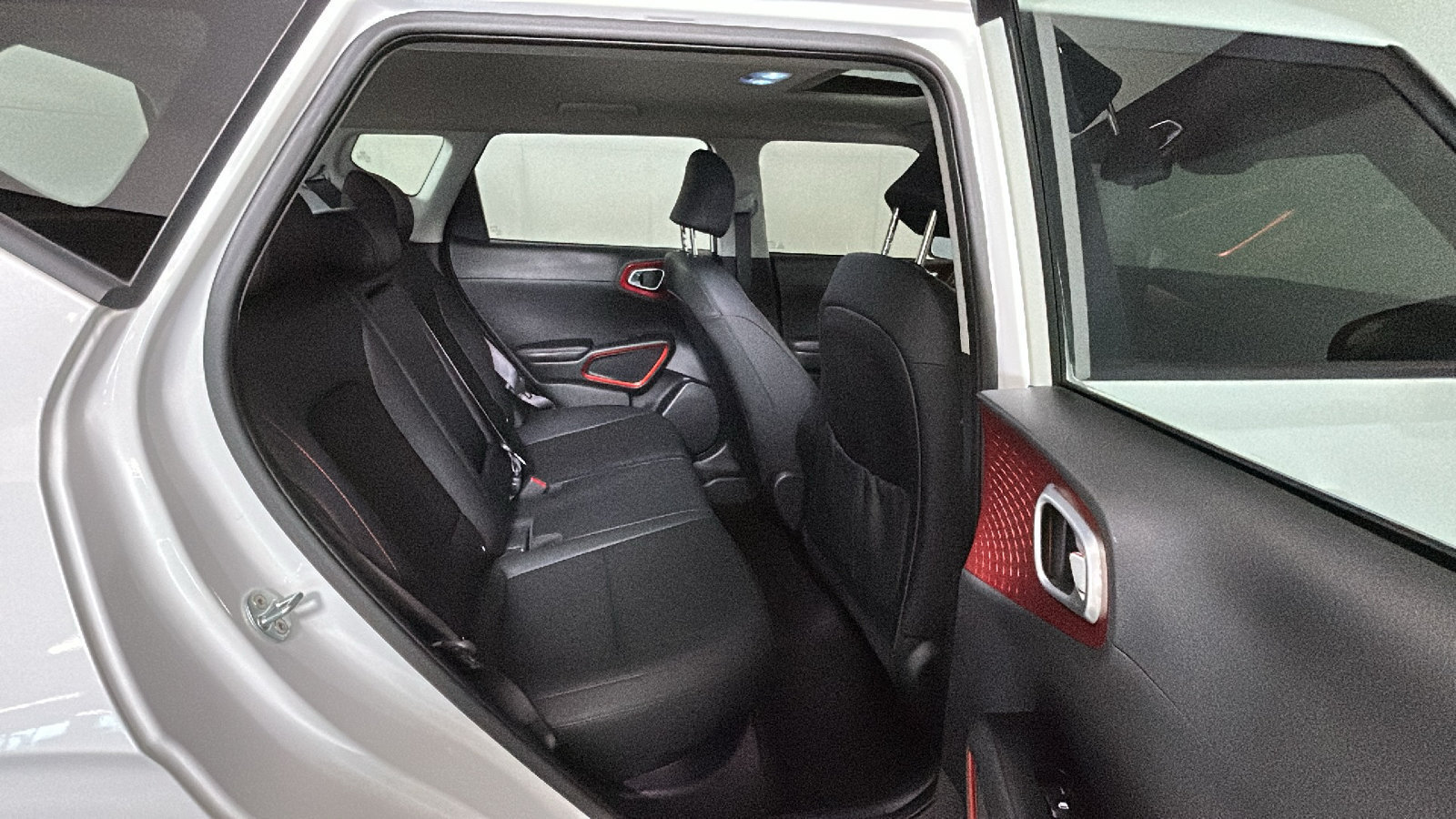 Used 2020 Kia Soul GT-Line Turbo FWD image 35