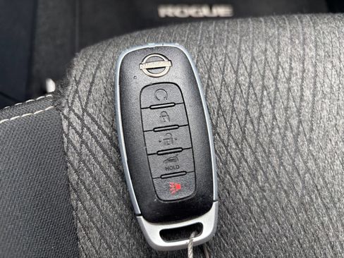 Used 2025 Nissan Rogue SV AWD/4WD image 22