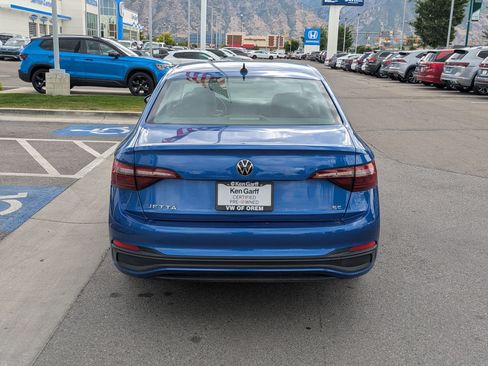 Used 2022 Volkswagen Jetta SE FWD image 7