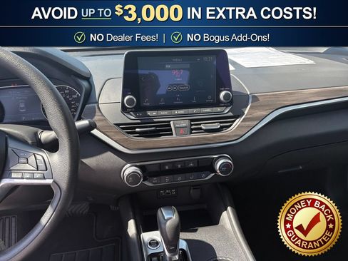 Used 2025 Nissan Altima 2.5 SV FWD image 20