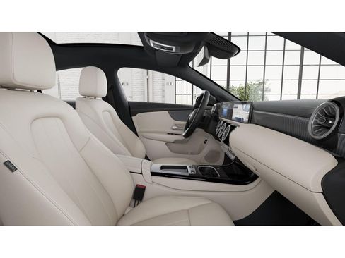 Used 2025 Mercedes-Benz CLA 250 4MATIC image 4