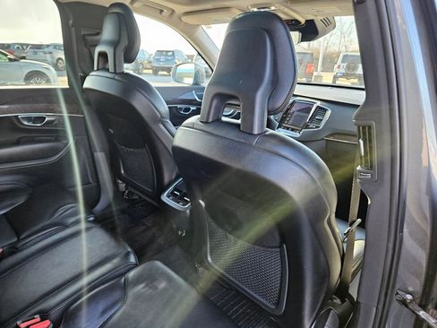 Used 2017 Volvo XC90 T6 Momentum w/ Vision Package image 29