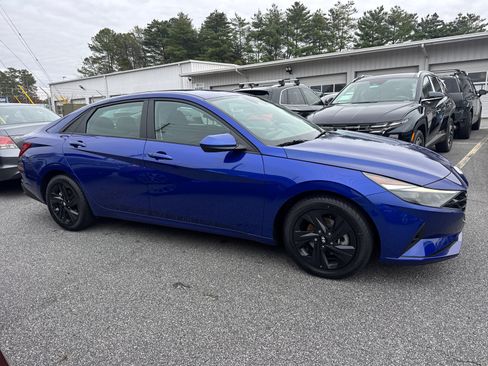 Used 2023 Hyundai Elantra SEL image 8