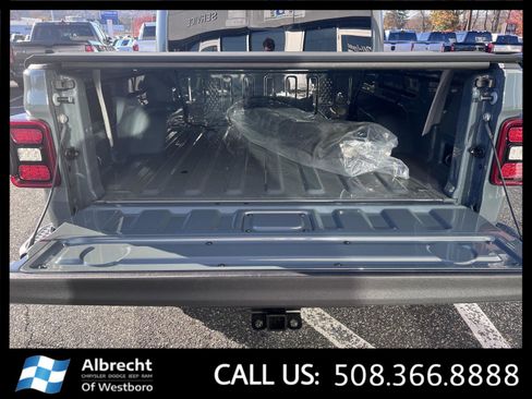 New 2025 Jeep Gladiator Sport image 13