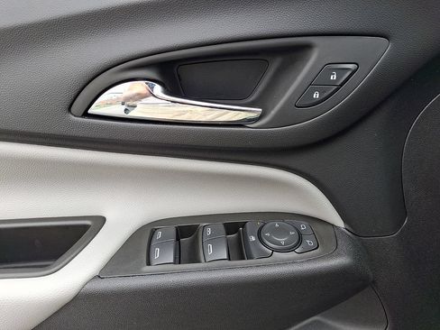 Used 2024 Chevrolet Equinox LS FWD image 14