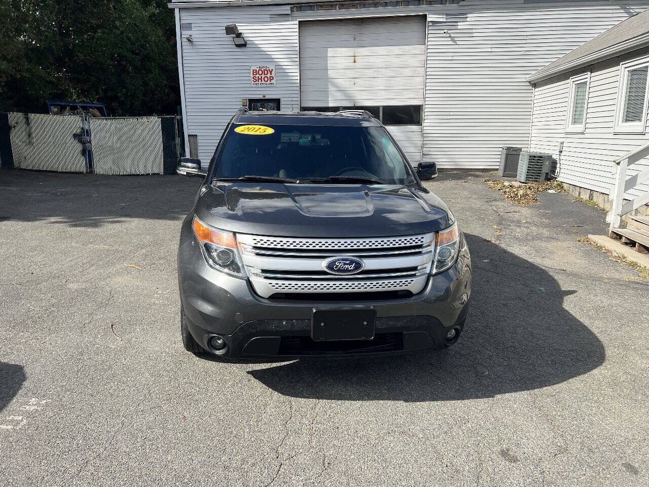 Used 2015 Ford Explorer XLT w/ Equipment Group 201A AWD/4WD image 10