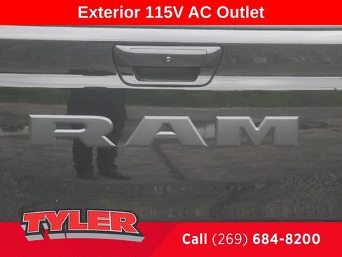 New 2026 RAM 1500 4x4 Crew Cab image 17