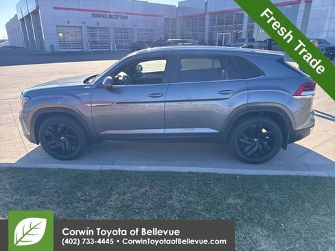 Used 2023 Volkswagen Atlas Cross Sport SE w/ Panoramic Sunroof Package image 7