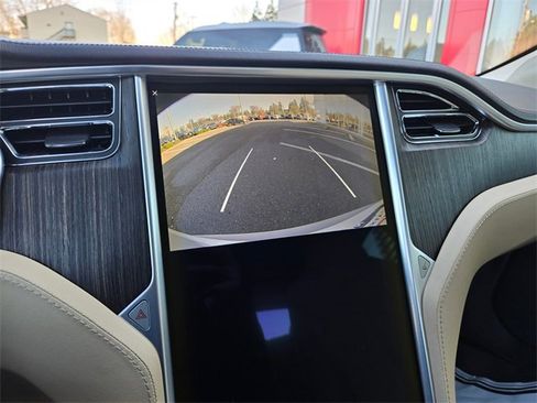 Used 2013 Tesla Model S image 28
