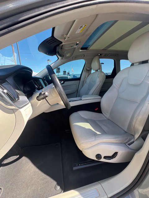 Used 2018 Volvo XC60 T6 Momentum w/ Convenience Package AWD/4WD image 25