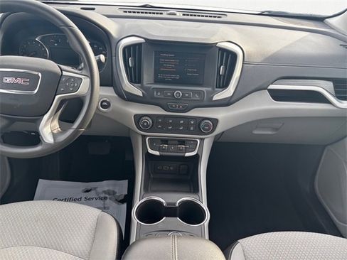 Used 2024 GMC Terrain SLE image 11