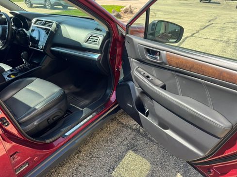 Used 2019 Subaru Outback 2.5i Limited AWD/4WD image 14