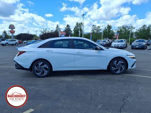Used 2025 Hyundai Elantra Sport FWD image 6