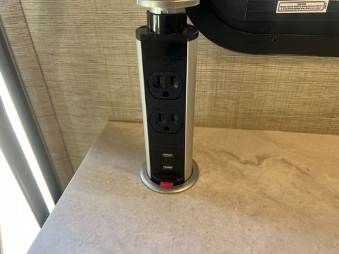 Used 2022 Ford E-450 and Econoline 450 Super Duty w/ Motorhome Prep Package image 65