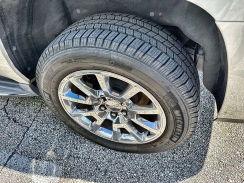 Used 2015 GMC Yukon XL Denali w/ Touring Package image 11