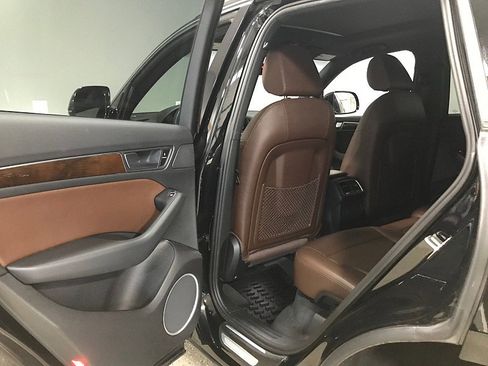 Used 2017 Audi Q5 2.0T Premium Plus w/ Technology Package AWD/4WD image 18