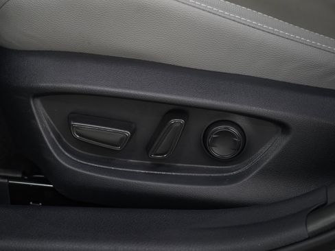 Used 2025 Toyota Camry SE image 26