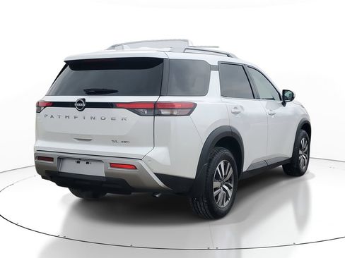 New 2025 Nissan Pathfinder SL image 4