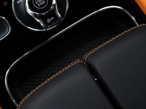 Certified 2025 Bentley Bentayga image 33