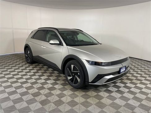 New 2025 Hyundai Ioniq 5 SEL image 8