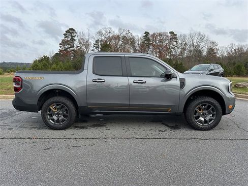 Used 2025 Ford Maverick Tremor image 9