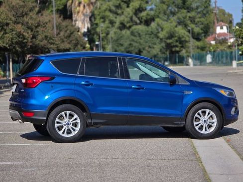 Used 2019 Ford Escape SE image 11