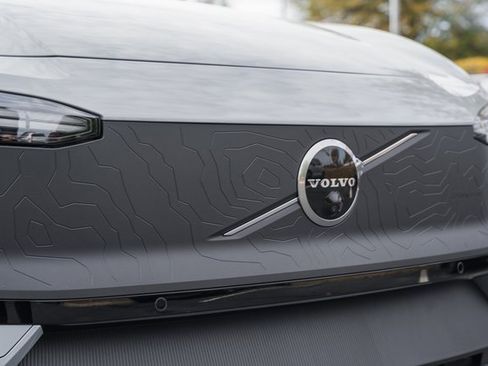 New 2026 Volvo EX30 Cross Country Ultra image 11