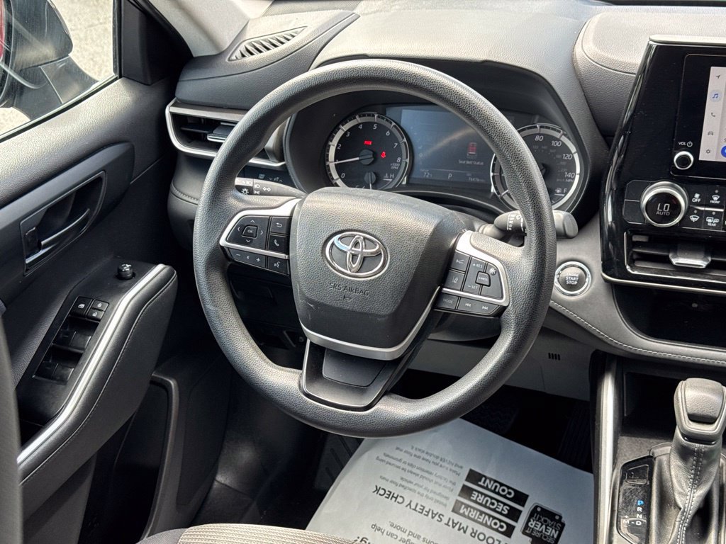 Used 2023 Toyota Highlander L FWD image 19