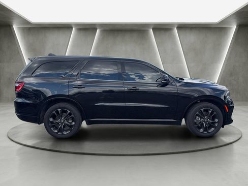 Used 2022 Dodge Durango R/T w/ Blacktop Package AWD/4WD image 8