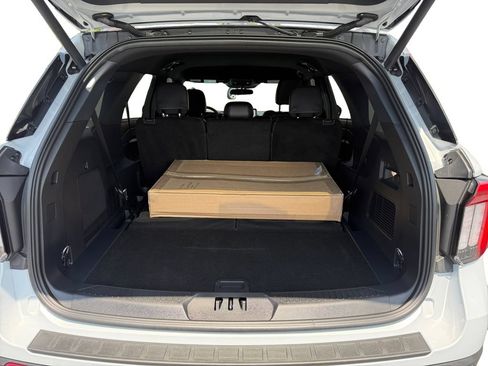 Used 2026 Ford Explorer ST-Line RWD image 19