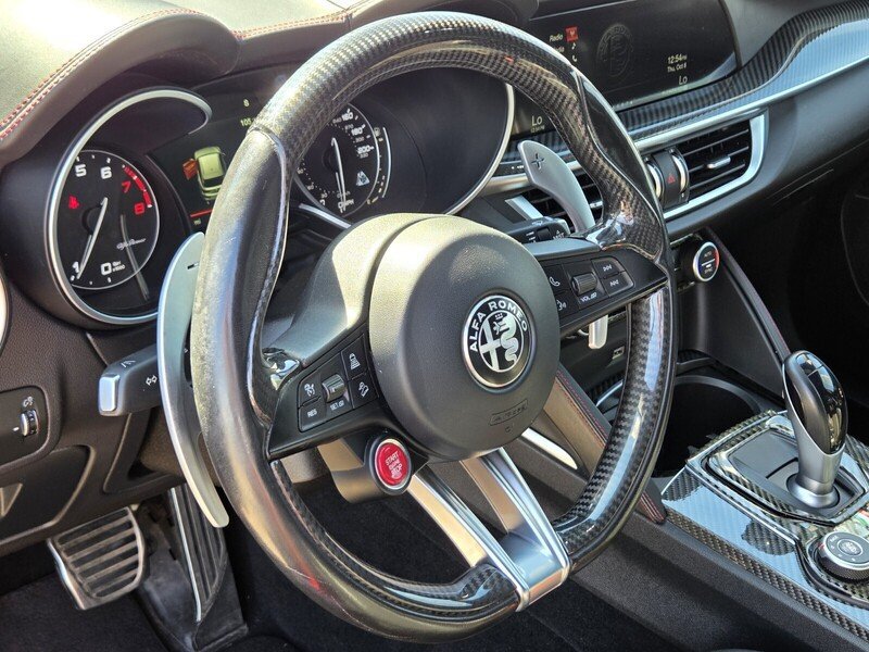 Used 2018 Alfa Romeo Stelvio Quadrifoglio w/ Driver Assist Dynamic Package AWD/4WD image 21