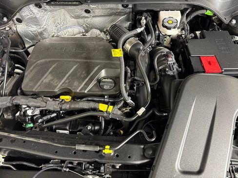 Used 2025 Chevrolet Trax LS image 39