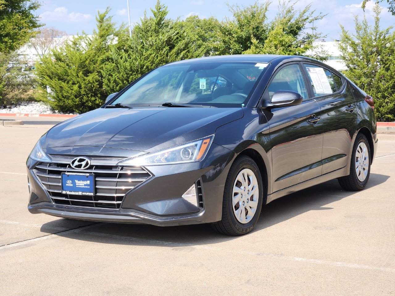 Used 2020 Hyundai Elantra SE FWD image 2