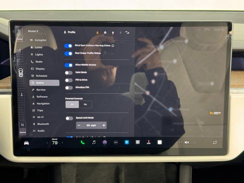 Used 2022 Tesla Model X image 28