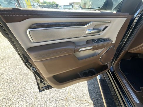 Used 2019 RAM 1500 Laramie image 10