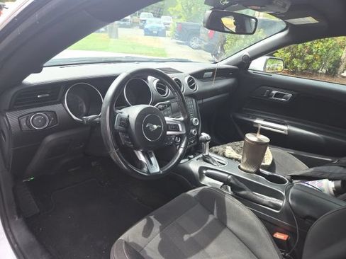 Used 2018 Ford Mustang Coupe RWD image 2