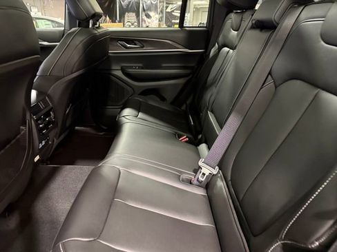 New 2025 Jeep Grand Cherokee Limited image 22