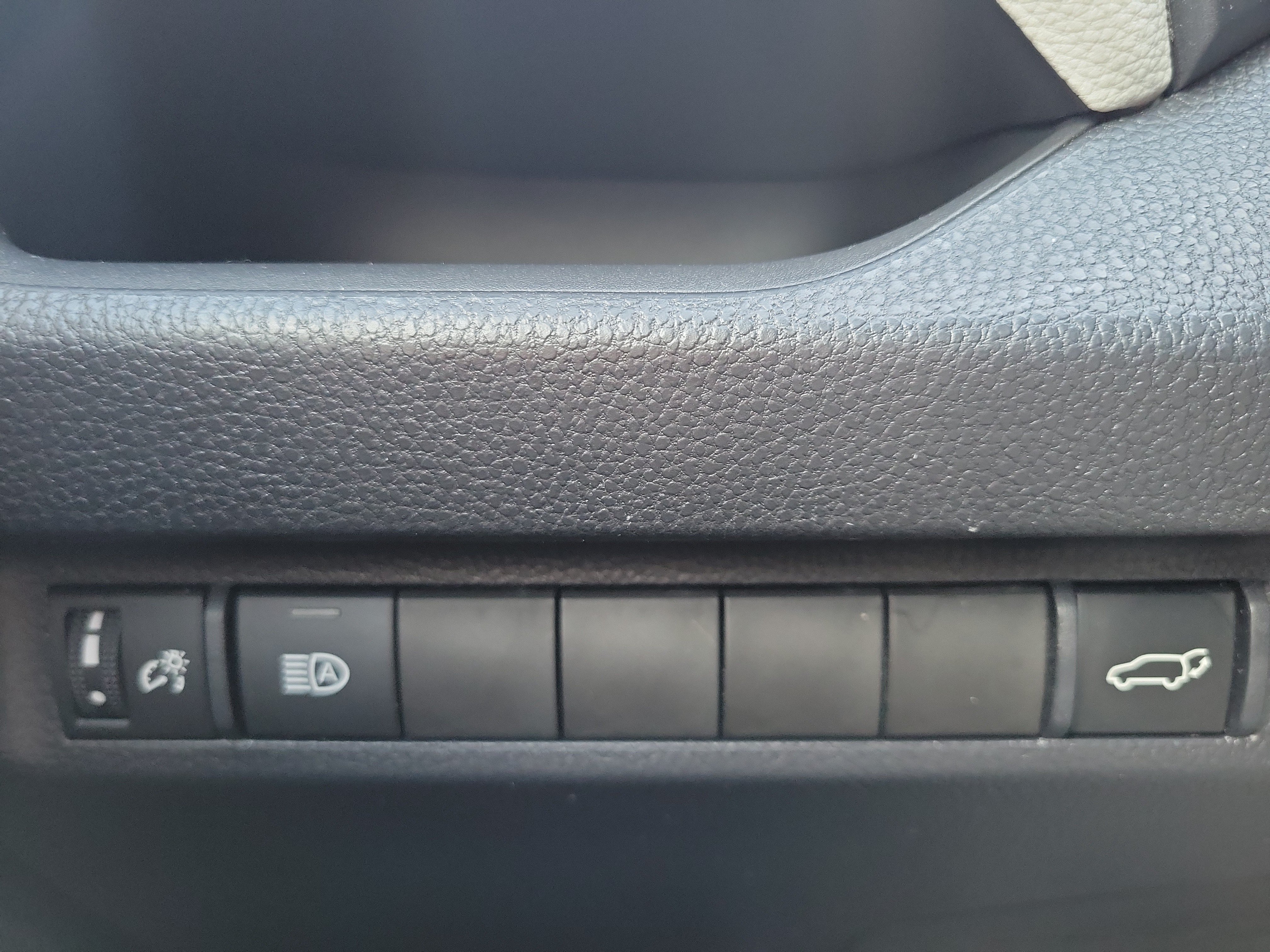 Used 2023 Toyota RAV4 XLE w/ Convenience Package FWD image 30