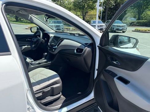 Used 2019 Chevrolet Equinox LS FWD image 25