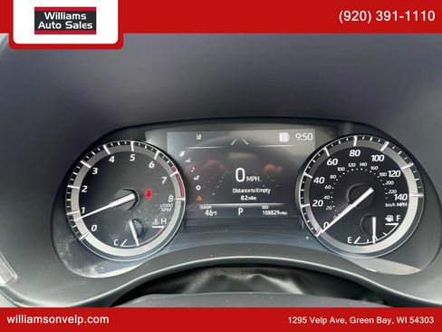 Used 2020 Toyota Highlander XLE image 26