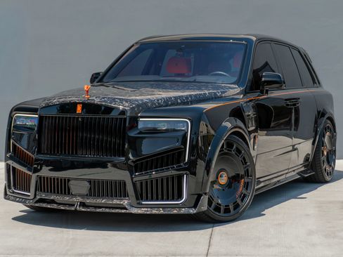 Used 2025 Rolls-Royce Cullinan AWD/4WD image 3