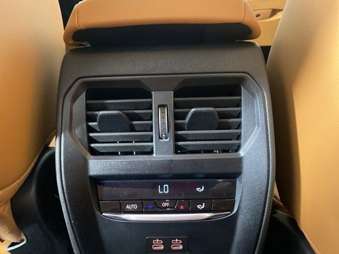 New 2025 BMW 330i xDrive Sedan w/ Convenience Package image 19