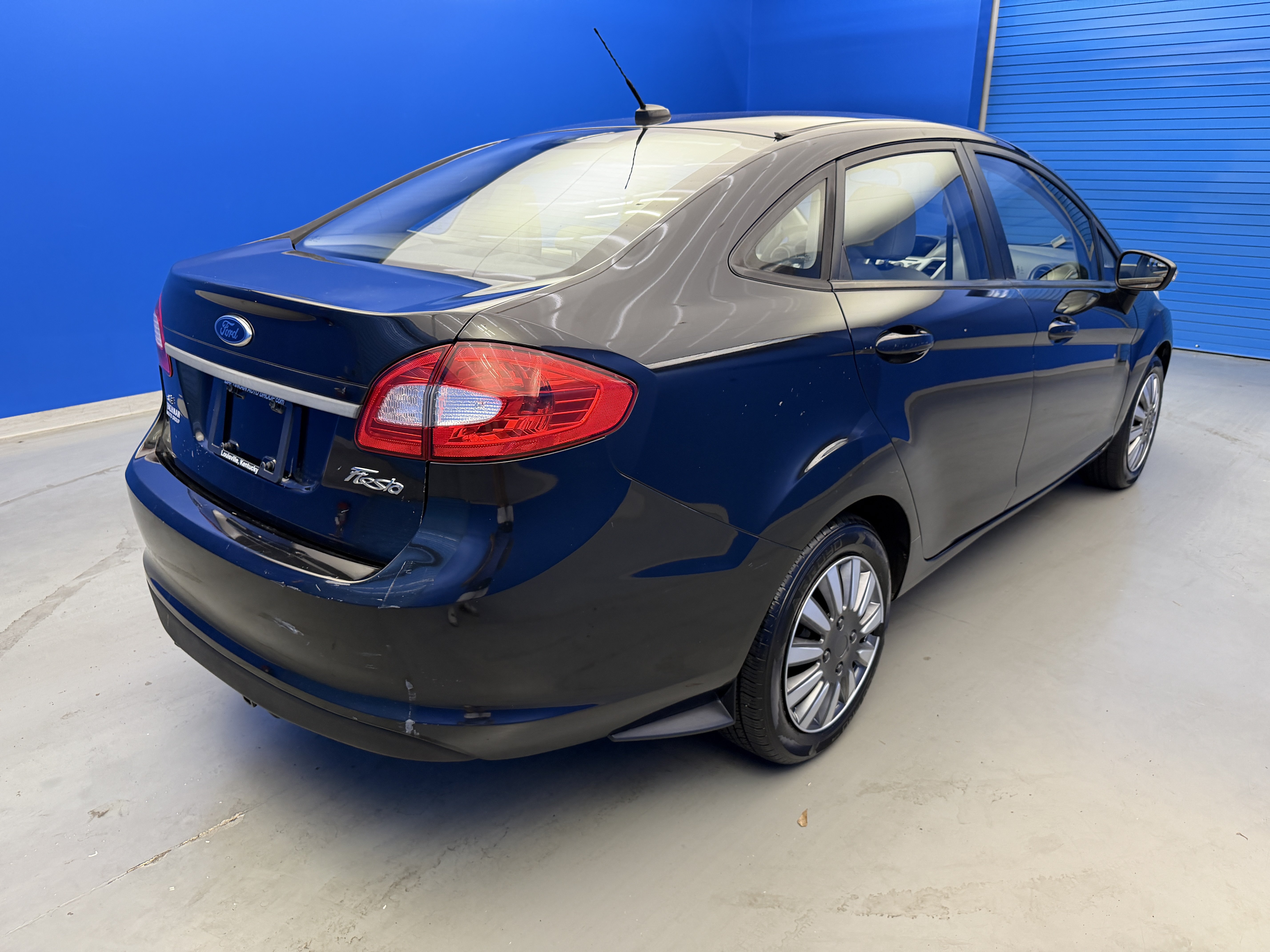 Used 2013 Ford Fiesta SE FWD image 7