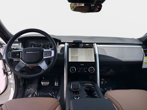 New 2026 Land Rover Discovery Dynamic SE AWD/4WD image 16