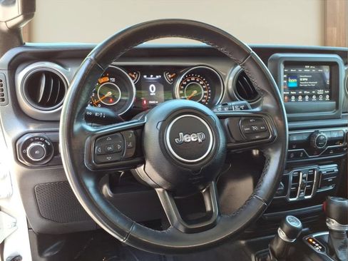 Used 2022 Jeep Wrangler Unlimited Sport AWD/4WD image 3