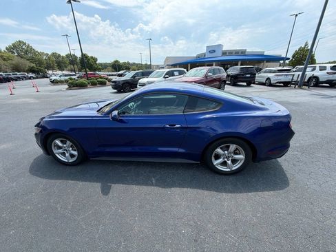 Used 2016 Ford Mustang Coupe RWD image 11