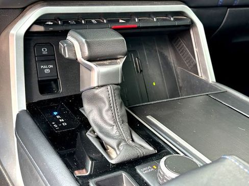 Used 2022 Toyota Tundra Platinum AWD/4WD image 17