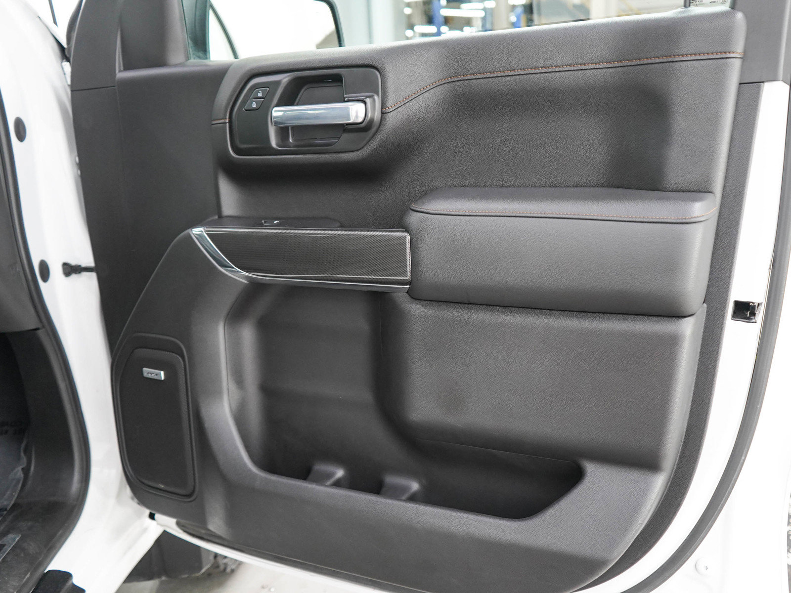 Used 2021 GMC Sierra 1500 AT4 w/ AT4 Value Package AWD/4WD image 9