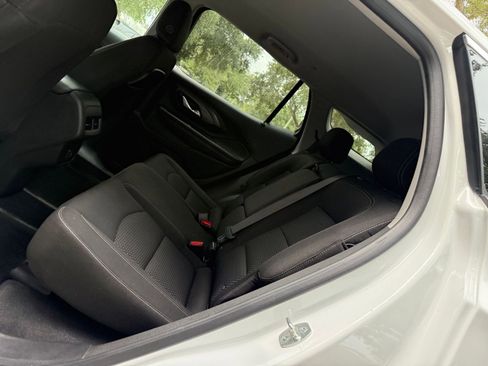 Used 2024 GMC Terrain SLE FWD image 35