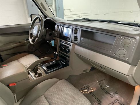 Used 2007 Jeep Commander Sport AWD/4WD image 17